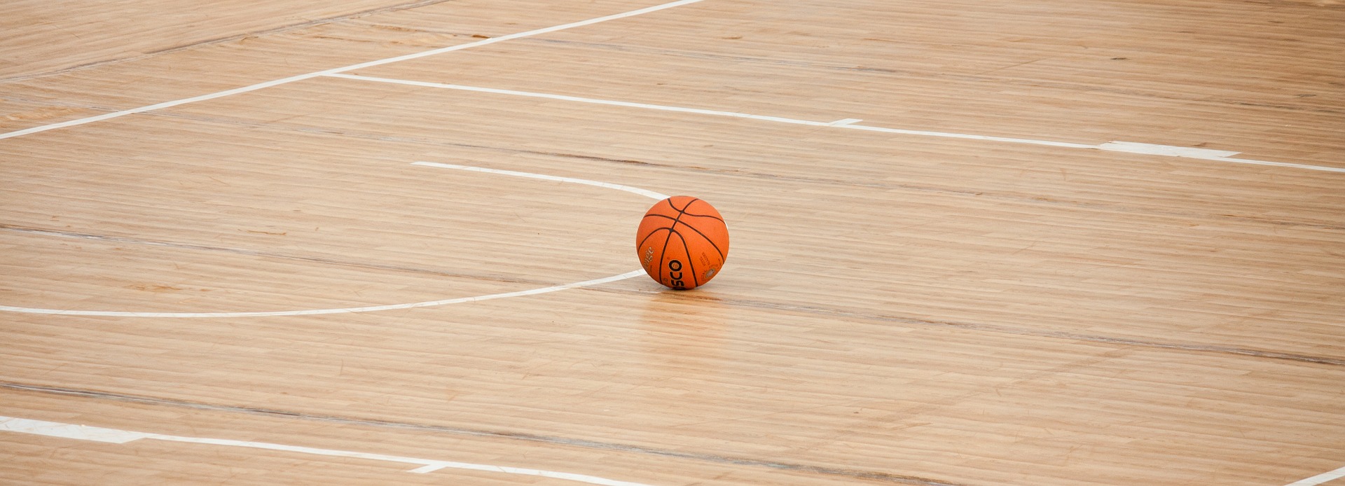 Basketbal op het terrein